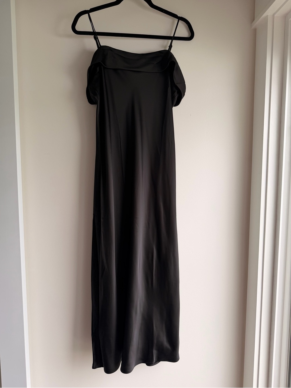 House of Harlow chic black silky dress